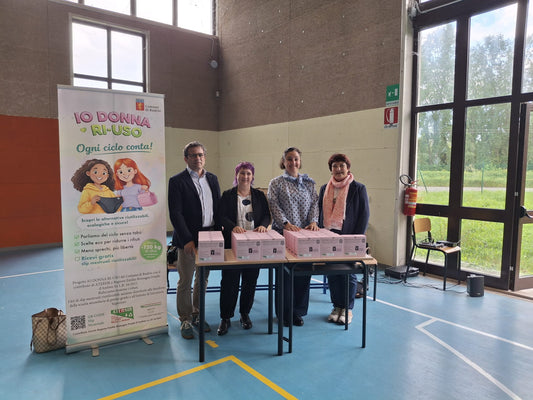 distribuiti gratuitamente slip mestruali riutilizzabili alle studentesse del Liceo di Budrio